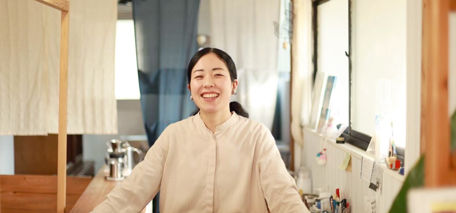 会社員から古本屋へ。五島で見つけた、ラジオMCもこなす「自分らしいマルチワーク」のカタチ  - 橋本 美幸さん