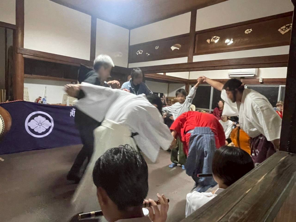 白鳥神社神楽