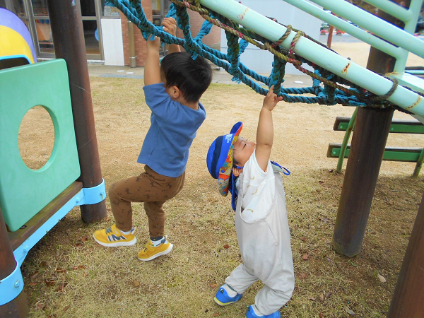 聖母リリーひろば