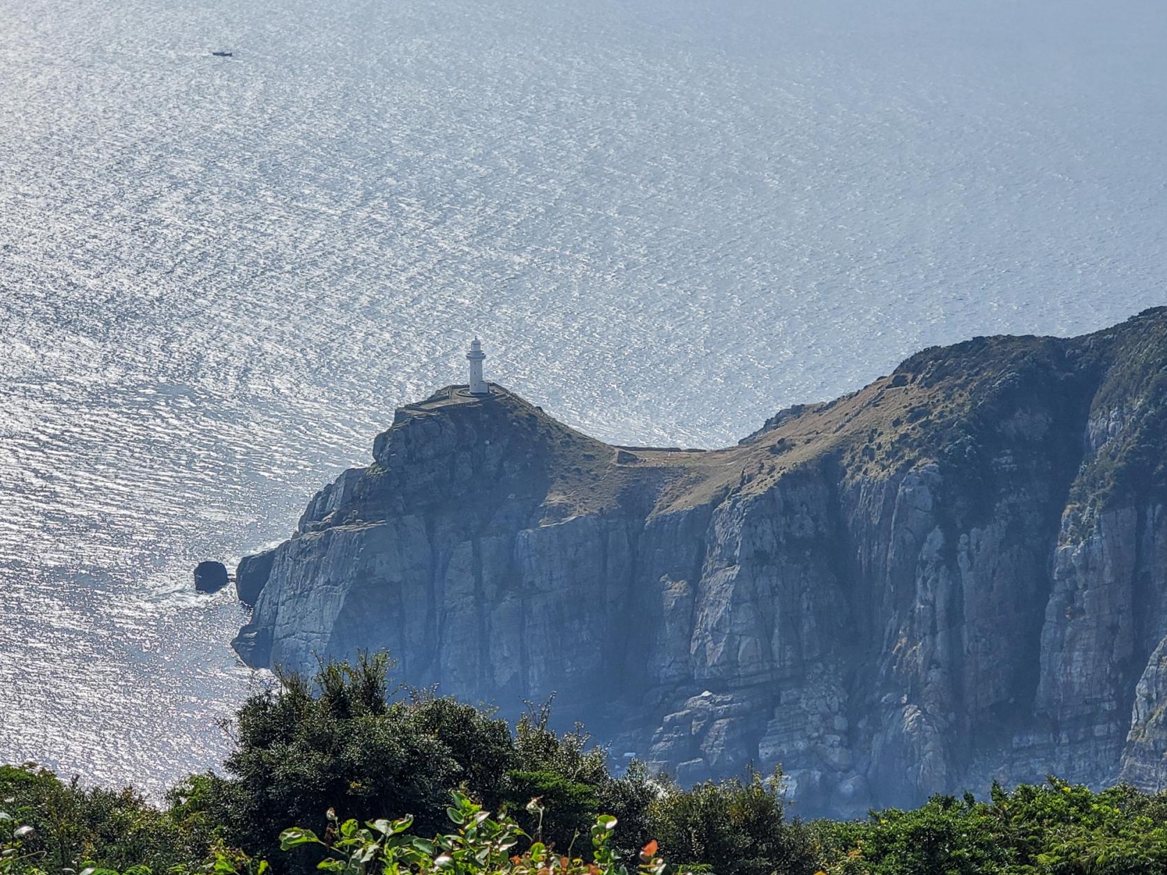 福江島の最西端！断崖絶壁に立つ大瀬埼灯台-0