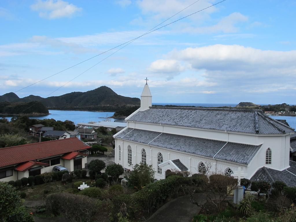 Regular sightseeing bus around Goto-4