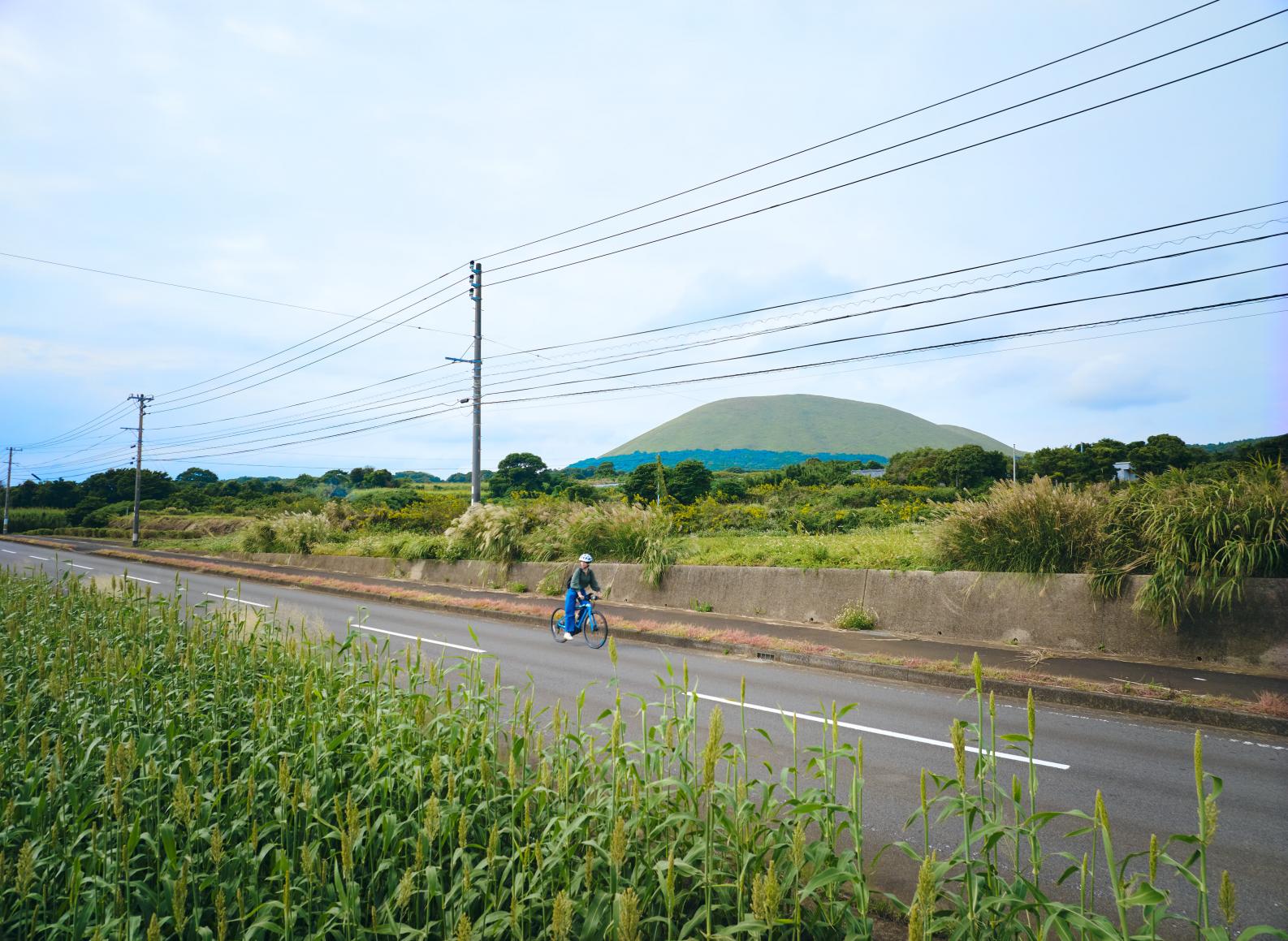 Cycling around Mt. Onidake, Goto's symbol, and city streets-0