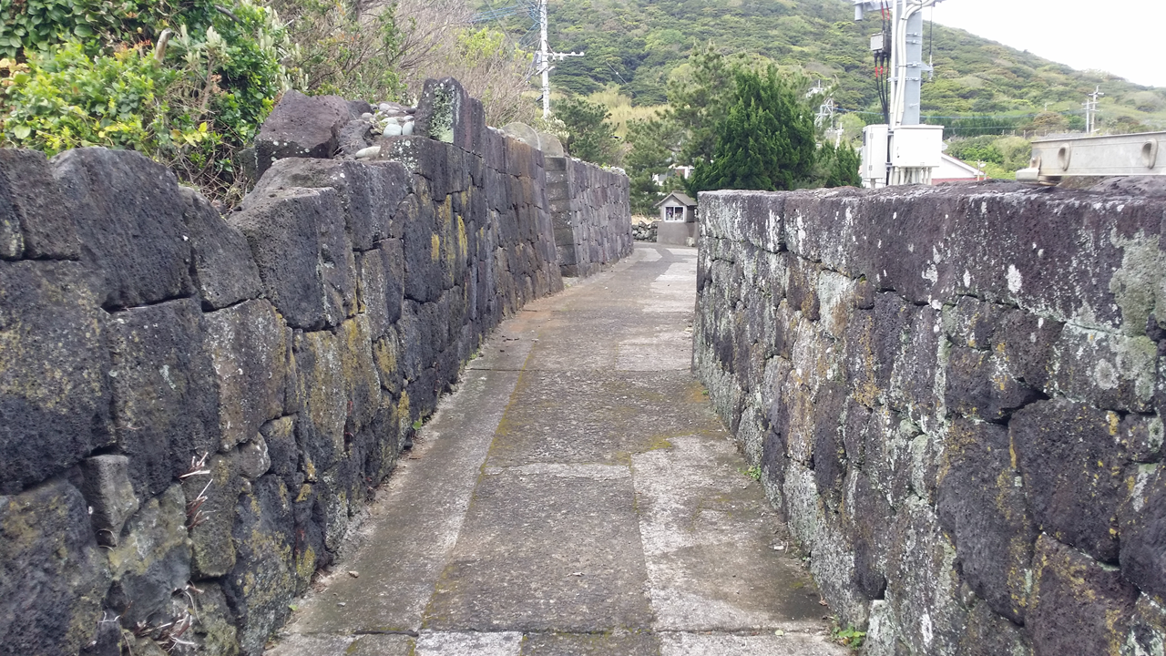 歴史の面影を遺す、黄島の玄関口-5
