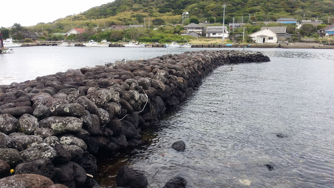 歴史の面影を遺す、黄島の玄関口-4