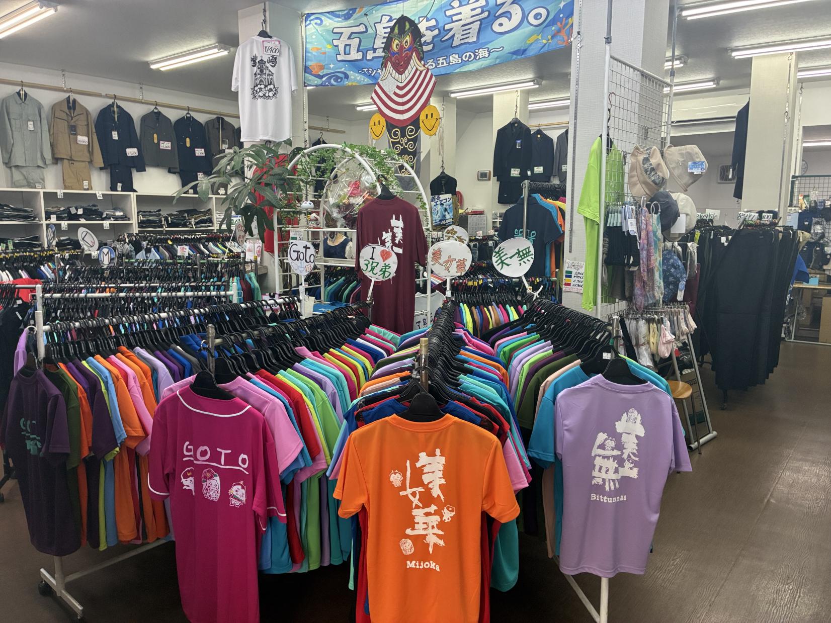 【買い物】ご当地Tシャツで大人気！福江商店街の名物ショップ「ヒロシ商店」-3