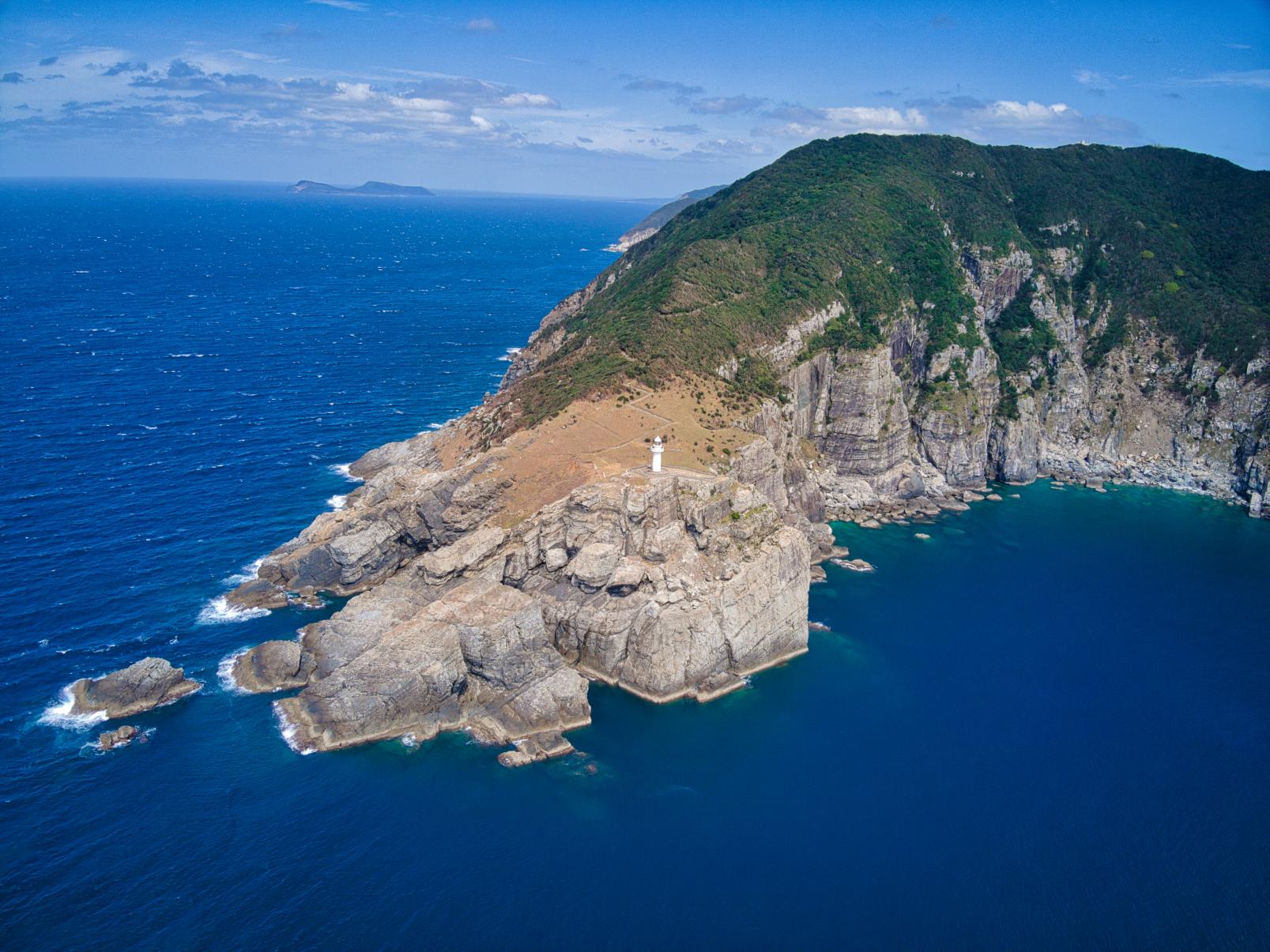 空から見る五島の絶景！断崖絶壁の大瀬埼灯台と福江島の名所を訪ねて-1