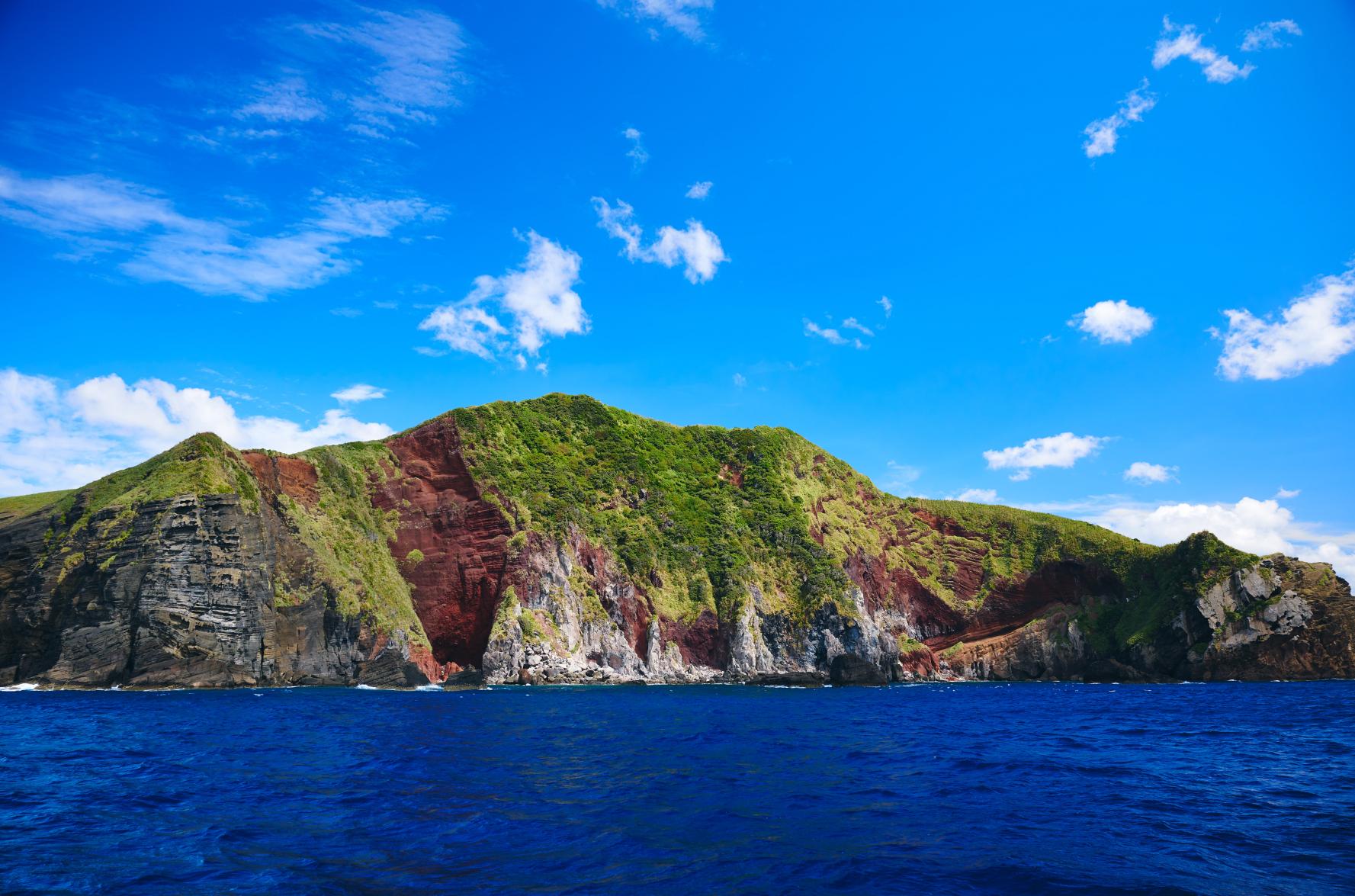 嵯峨島火山海食崖-1