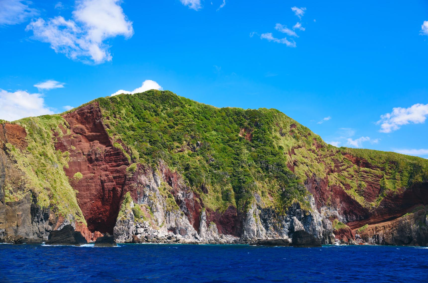 嵯峨島火山海食崖-2