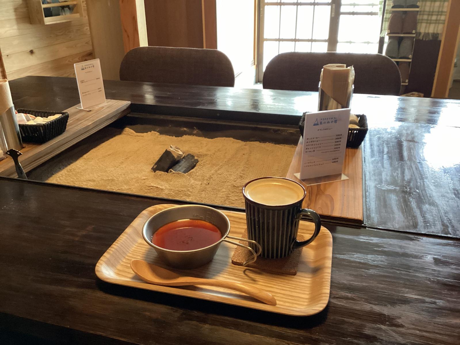 アウトドアカフェ 島の山小屋-3