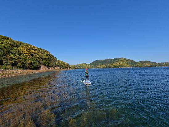 喧騒から離れた海上で、癒しのSUPクルージング-1