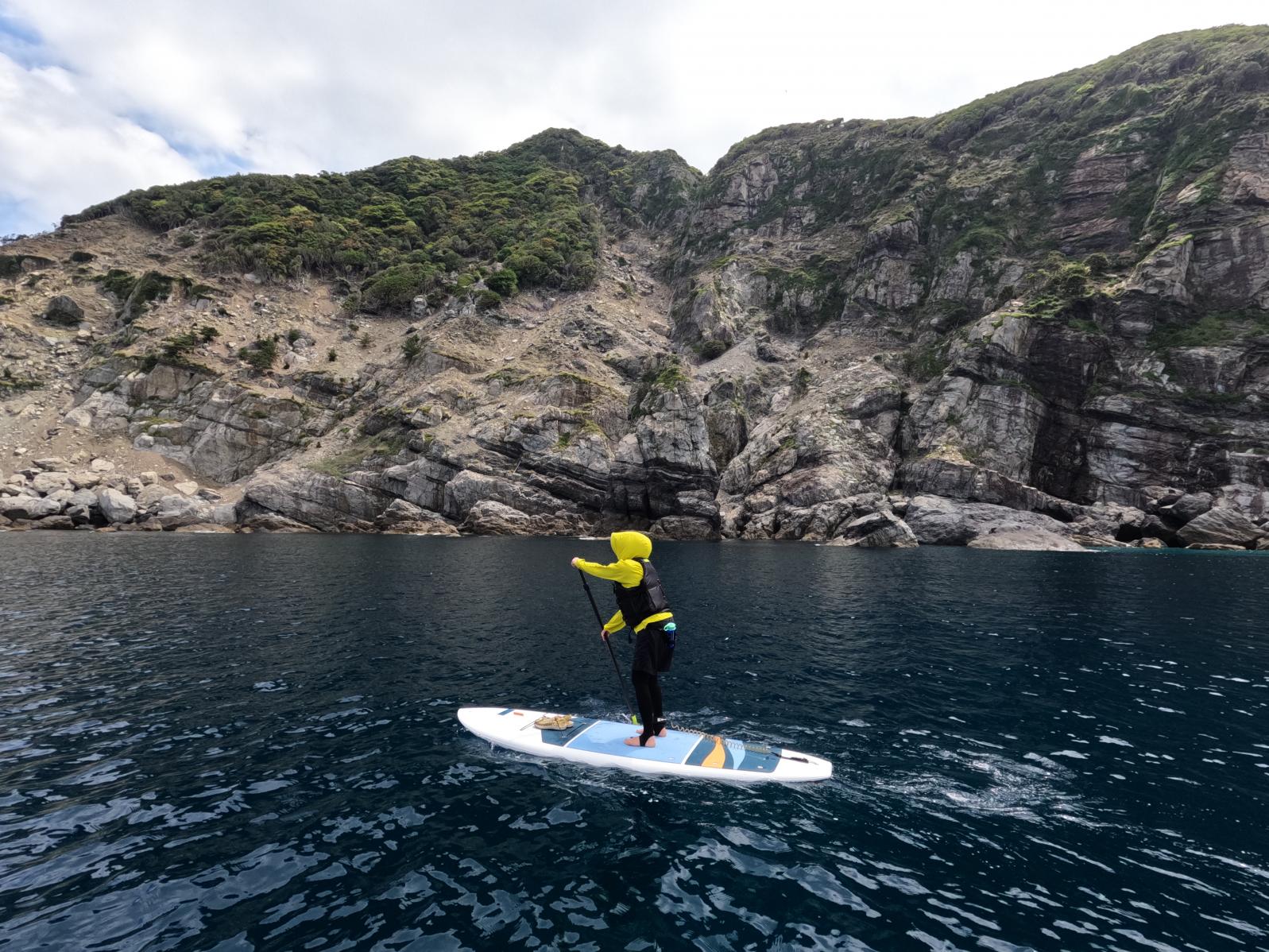 喧騒から離れた海上で、癒しのSUPクルージング-2