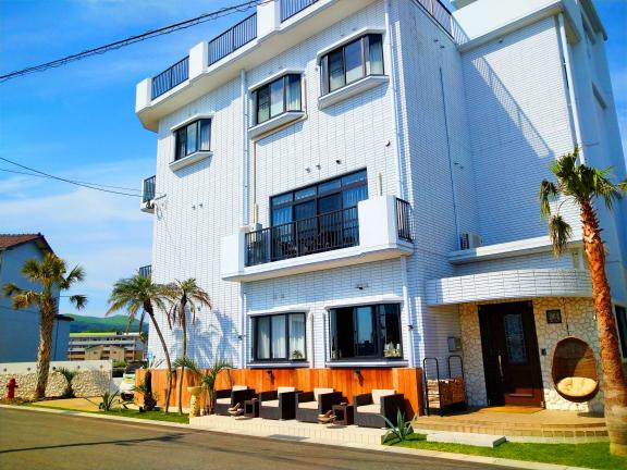 SEA SIDE HOTEL 5BASE-0